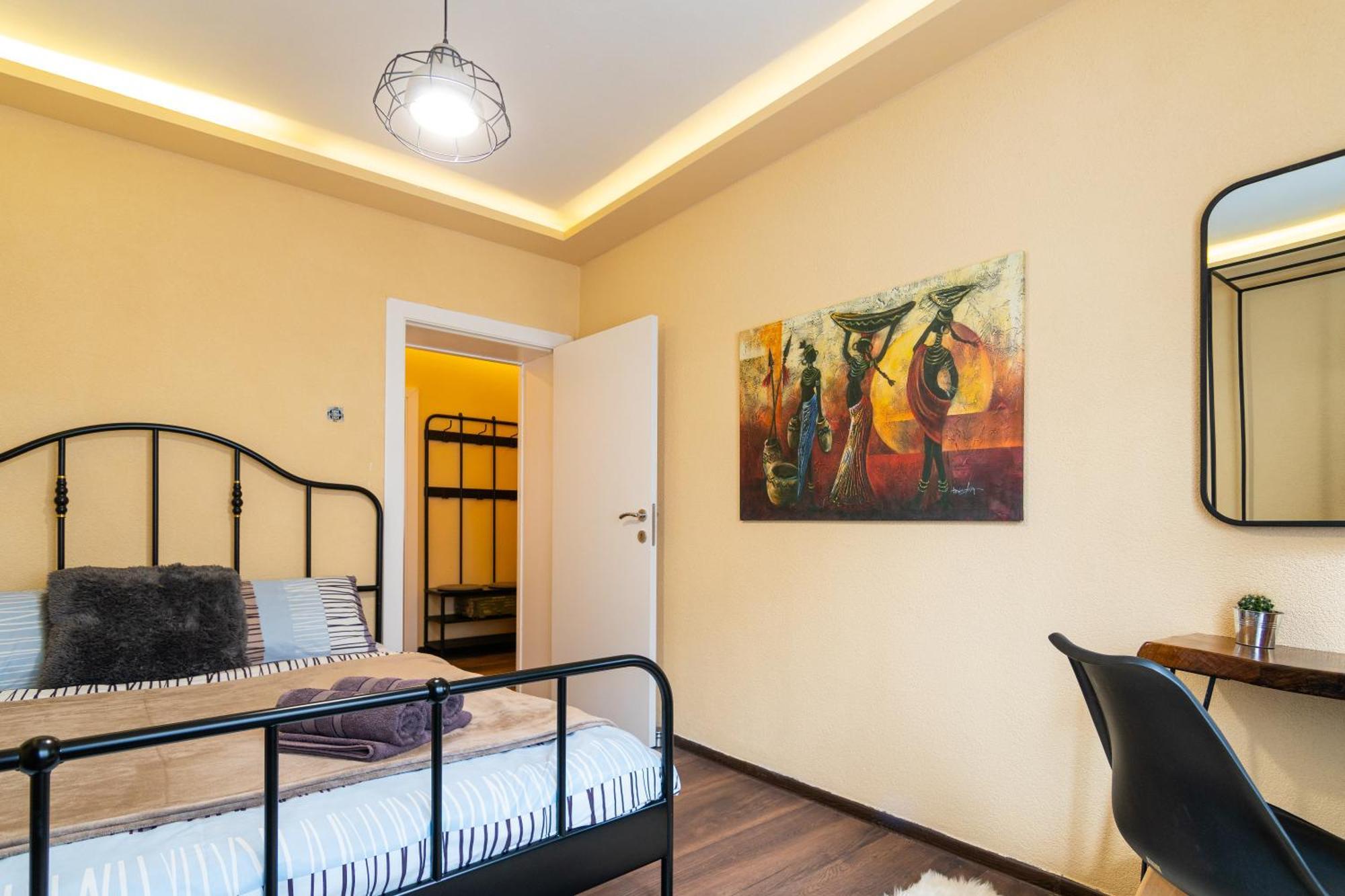 • Skopje Downtown ǀ 2 Bedrooms ǀ Parking • Екстер'єр фото